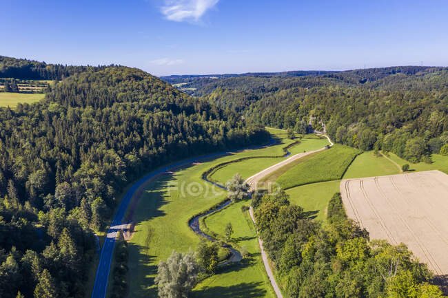 Vue aérienne de Grosse Lauter et du Jura souabe en été — Photo de stock