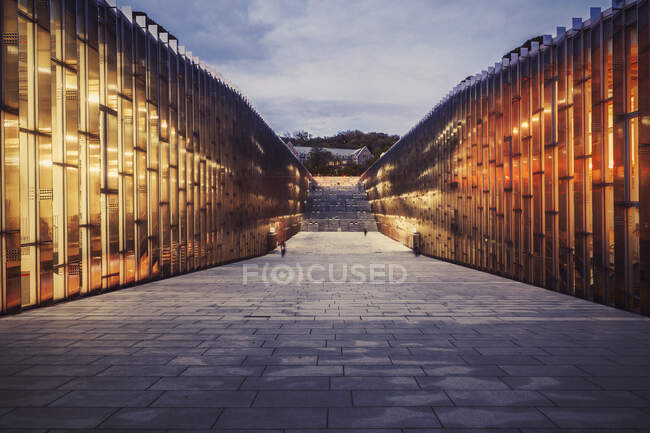 Illuminato Ewha Womans University durante il tramonto, Seoul — Foto stock