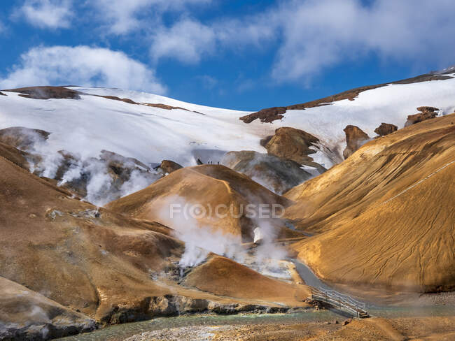 Islândia, Região Sul, fontes termais de Hveradalir na gama Kerlingarfjoll — Fotografia de Stock