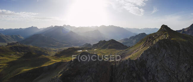 Belle chaîne de montagnes autour de Ibones d'Anayet — Photo de stock
