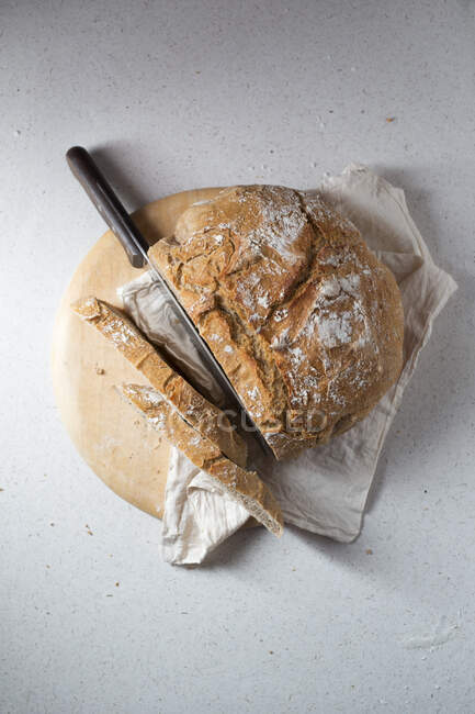 Fresh loaf of bread — Stock Photo