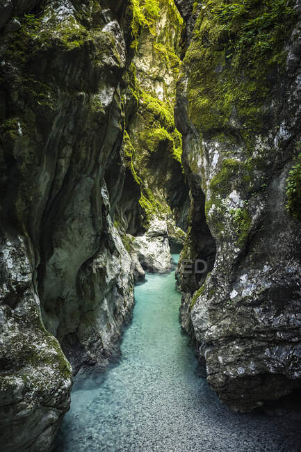 Gola con fiume turchese — Foto stock