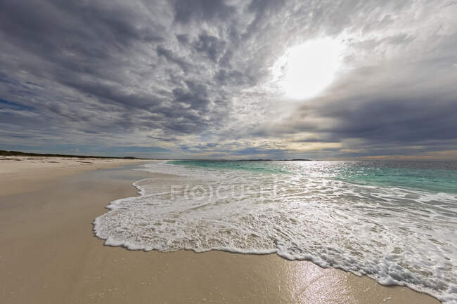 Australia, Oceanía, Australia Occidental, Cape Le Grand National Park, Rossiter Bay, Mar y playa - foto de stock