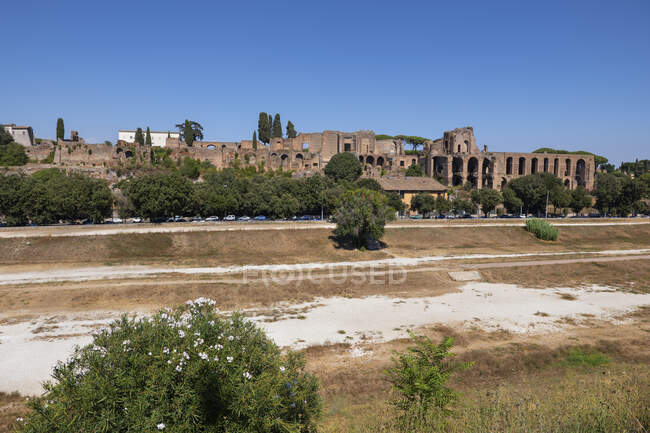 Italia, Roma, Circo Massimo antico stadio e rovine sul Colle Palatino — Foto stock