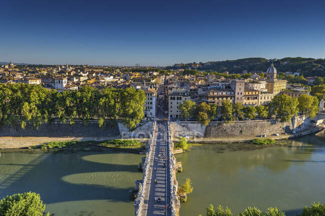 Italy, Rome, cityscape with view above Ponte Saint Angelo Bridge on Tiber River — Stock Photo