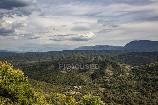 Grèce, Epire, Zagori, Montagnes Pindos, Parc National de Vikos, Vue sur les montagnes et la vallée — Photo de stock