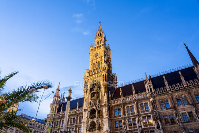 Marienplatz mit neuem Rathaus in München, Bayern — Stockfoto