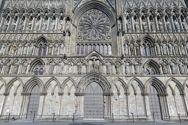 Norwegen, Trondelag, Trondheim, Fassade der Nidaros-Kathedrale — Stockfoto