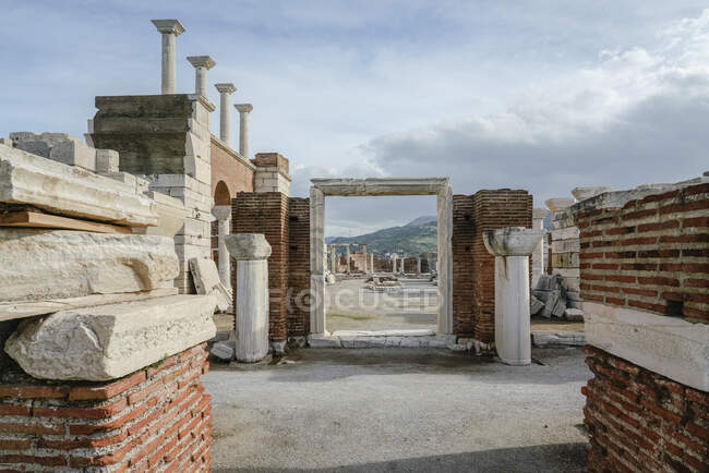 Turchia, Provincia di Smirne, Selcuk, Portale in antiche rovine della Basilica di San Giovanni — Foto stock