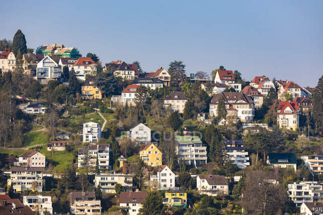 Germany, Baden-Wurttemberg, Stuttgart, Hillside villas of Haigst suburb — Stock Photo