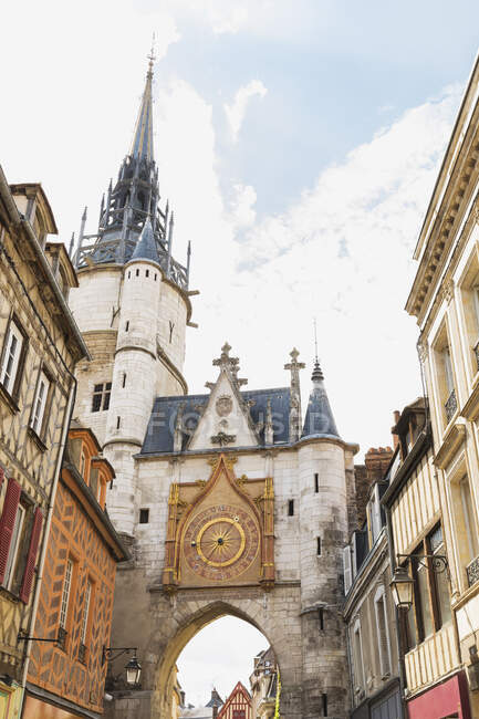 France, Yonne Department, Auxerre, Historic La Tour de l'Horloge clock tower — Stock Photo