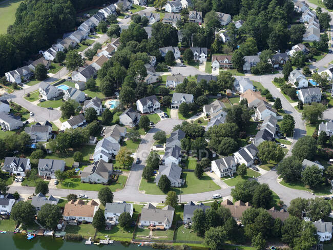 USA, Virginia, Chesapeake, Veduta aerea delle case suburbane in estate — Foto stock
