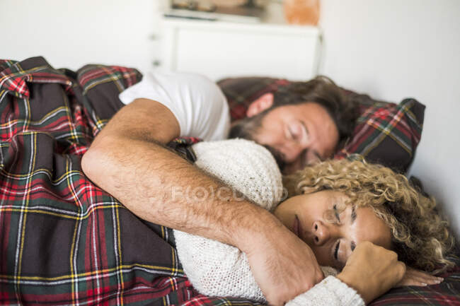 видео муж с женой в постели порно видео HD