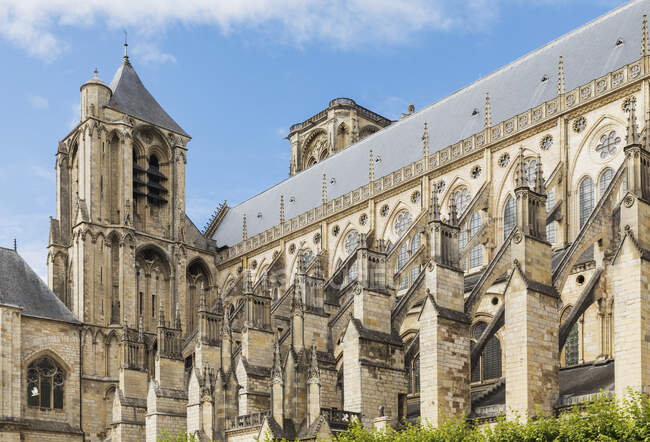 Francia, Cher, Bourges, Parete laterale della Cattedrale di Bourges — Foto stock