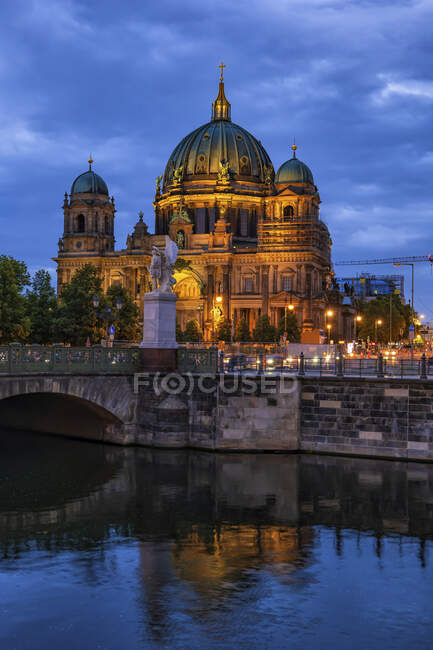 Germany, Berlin, River Spree canal and Berlin Cathedral at night — bridge,  landmark - Stock Photo | #527929562