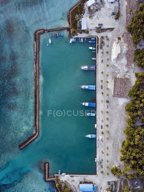Maldives, Meemu Atoll, Mulah, Aerial view of marina of inhabited island — Stock Photo