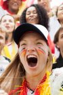 Портрет німецький футбол вентилятор cheering на матчі — стокове фото
