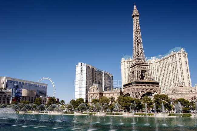 Luxury hotels on the Las Vegas Strip, Las Vegas, Nevada, USA — Stock Photo