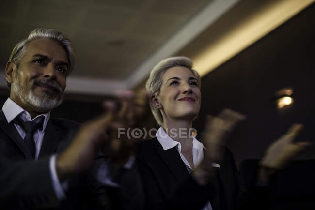 Audience clapping during performance — Stock Photo