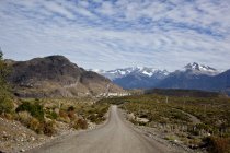 Paysage de l'Argentine avec route et montagnes — Photo de stock