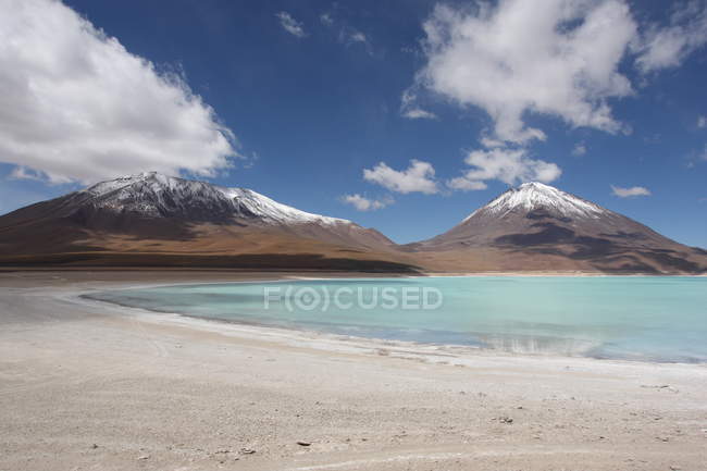 Mountains and salty lake — Stock Photo
