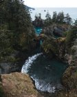 Vista panoramica diurna delle montagne costiere del Samuel Boardman State Scenic Corridor, Oregon — Foto stock