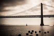 Bay Bridge, Bahía de San Francisco - foto de stock