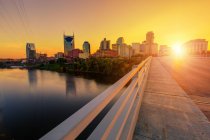 Paysage urbain de Nashville au coucher du soleil — Photo de stock