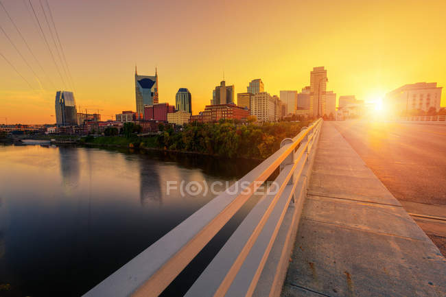 Stadtbild von Nashville bei Sonnenuntergang — Stockfoto