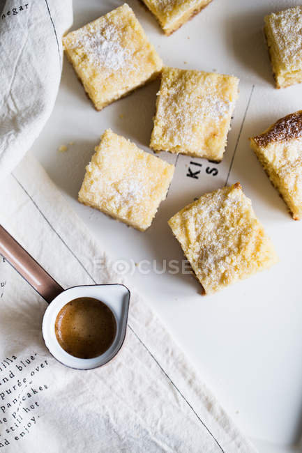 Lemon cottage cake bars and jezve — Stock Photo