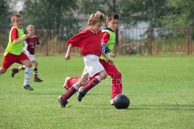 Niños Fútbol - foto de stock