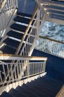 Vista al passaggio dei gradini sul traghetto — Foto stock