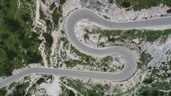 Вид с воздуха через природный парк Дрей Циннен, Южный Тироль, Италия — стоковое фото