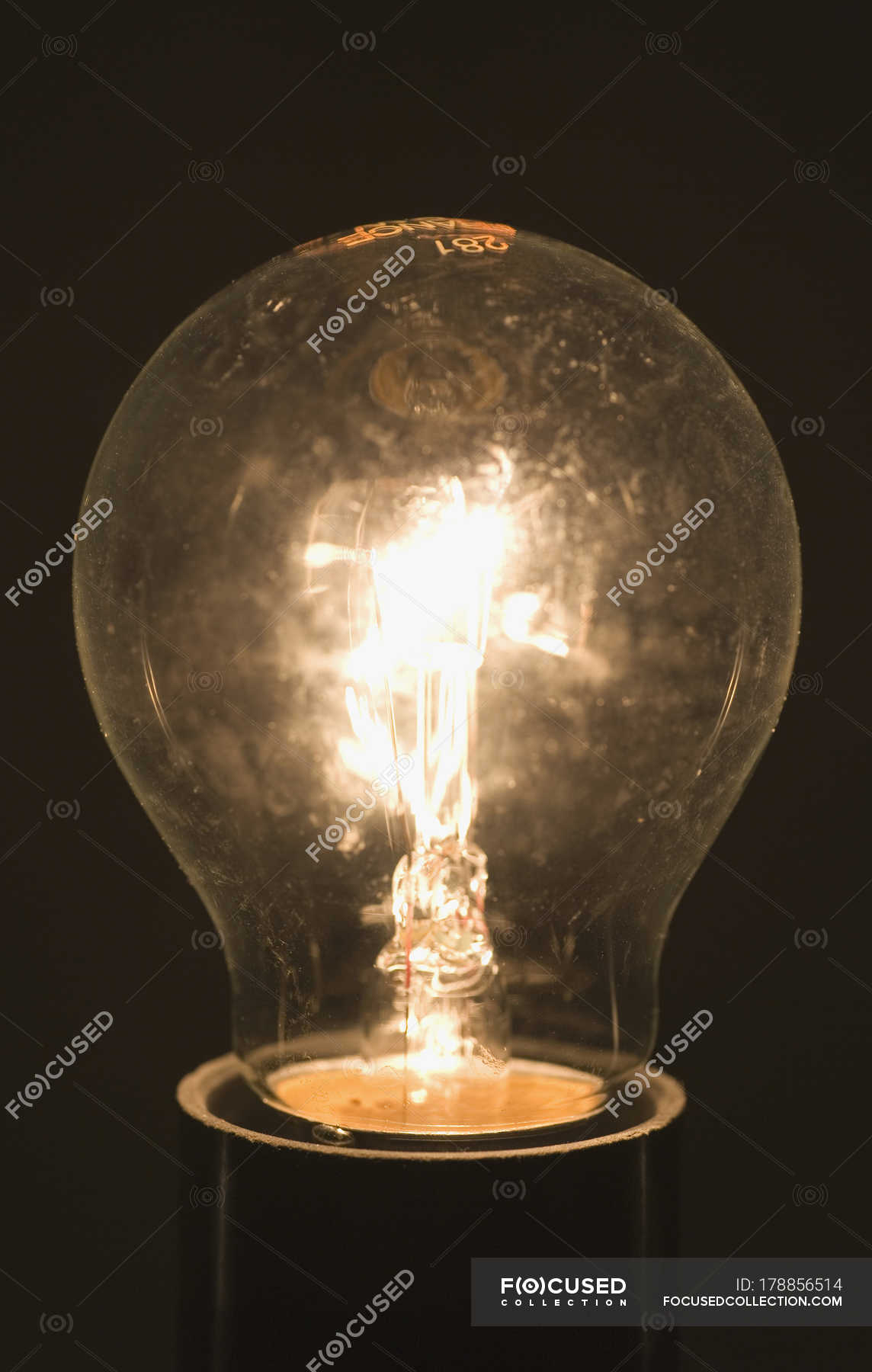 Lighten light bulb on black background — nobody, modern - Stock Photo |  #178856514