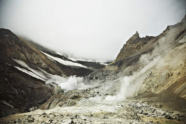 Fumarole sul vulcano Mutnovsky, Kamchatka, Petropavlovsk Kamchatsky, Russia — Foto stock