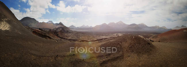Панорамный вид на огненные горы Лансароте — стоковое фото
