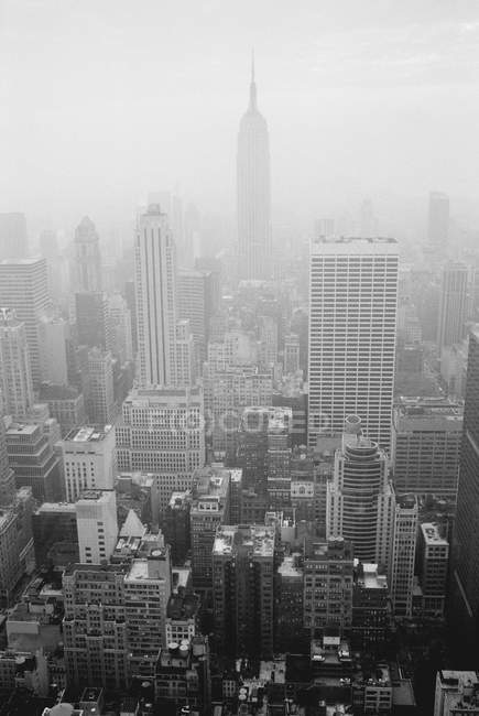 Foggy skyline of Lower Manhattan, Nova Iorque, Nova Iorque, EUA — Fotografia de Stock