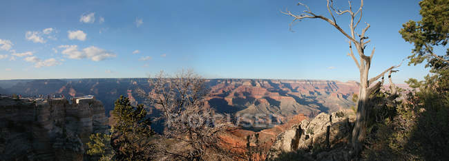 Panoramic view of Grand Canyon on sunny day — Stock Photo