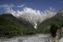 Picos del Himalaya durante el día, Dhundi, Manali, Himachal Pradesh, India, Asia . - foto de stock
