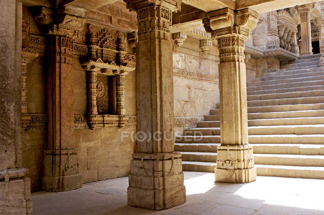 Adalaj Wav Step Well Una meraviglia architettonica costruita dalla regina Rudabai ed è certamente uno dei più bei monumenti del Gujarat . — Foto stock