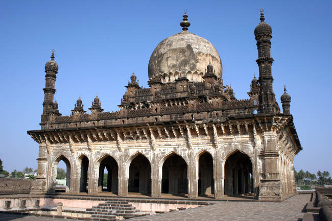 Гроб Ибрагима Адил-шаха в дневное время, Ибрагим Роза, Биджапур, Карнатака, Индия, Азия
. — стоковое фото