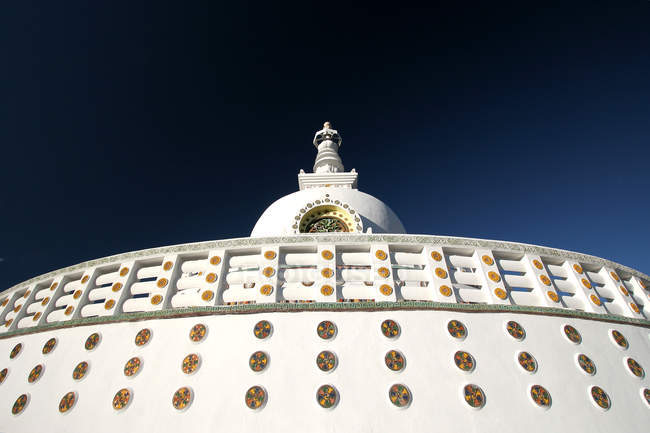 Vista de Shanti Stupa - foto de stock