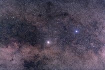 Paisaje estelar con Alpha y Beta Centauri - foto de stock