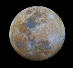 Почти полная Луна в черном космосе — стоковое фото