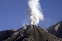 Erupção do vulcão Santiaguito — Fotografia de Stock