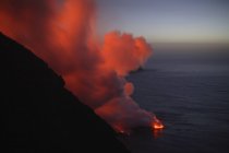 Eruzione Stromboli entrata in mare — Foto stock