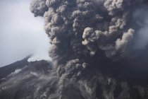 Сакураджіма виверження в Kagoshima — стокове фото