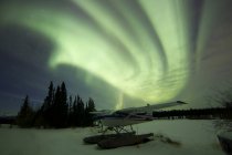 Aurora borealis avec hydravion — Photo de stock