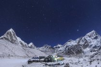 Himalaias e o assentamento Gorak Shep — Fotografia de Stock