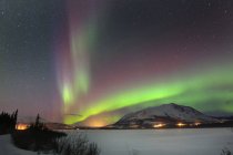 Aurora boreal sobre o lago Nares — Fotografia de Stock